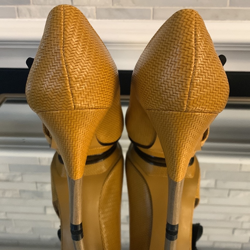Lela Rose (For Payless) heels w/ black bow accent! Mustard color/weave pattern! - Picture 5 of 10